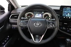 2021 Toyota Camry 2.0G Luxury, белый — фото 11