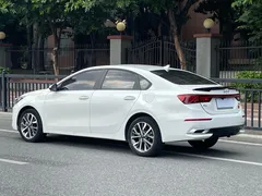 2021 Kia Cerato 1.5L IVT, белый — фото 3