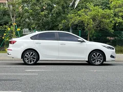 2021 Kia Cerato 1.5L IVT, белый — фото 6