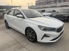 2022 Geely Emgrand 4th Gen 1.5L CVT Premium, белый — фото 3