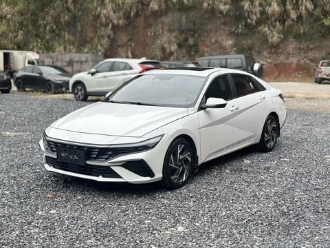 2023 Hyundai Elantra 1.5L CVT GLX Elite