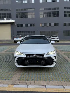 2022 Toyota Avalon 2.0L Luxury, белый — фото 2