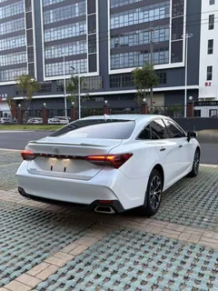 2022 Toyota Avalon 2.0L Luxury, белый — фото 13