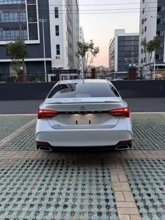 2022 Toyota Avalon 2.0L Luxury, белый — фото 14