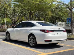 2022 Lexus ES 200 Excellence, белый — фото 5