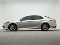 2021 Toyota Camry 2.0G Luxury — фото 3