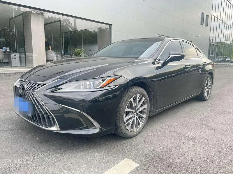 2022 Lexus ES 260 Excellence