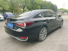 2022 Lexus ES 260 Excellence, чёрный — фото 11