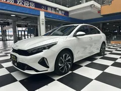 2023 Kia Cerato 1.5L IVT Premium, белый — фото 1