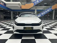 2023 Kia Cerato 1.5L IVT Premium, белый — фото 2