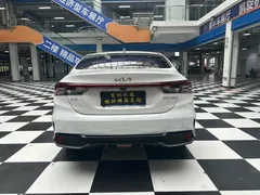 2023 Kia Cerato 1.5L IVT Premium, белый — фото 15