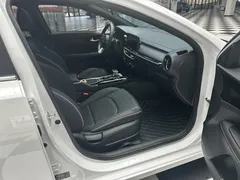 2023 Kia Cerato 1.5L IVT Premium, белый — фото 19