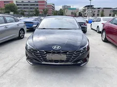 2022 Hyundai Elantra 1.5L CVT LUX Premium, чёрный — фото 2