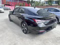 2022 Hyundai Elantra 1.5L CVT LUX Premium, чёрный — фото 9