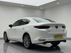 2021 Mazda Mazda3 2.0L AT, белый — фото 5