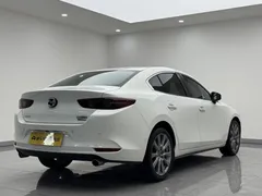2021 Mazda Mazda3 2.0L AT, белый — фото 7