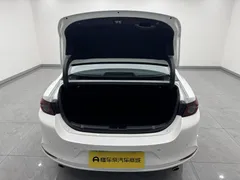 2021 Mazda Mazda3 2.0L AT, белый — фото 15