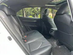 2021 Toyota Camry 2.0G Luxury, белый — фото 15
