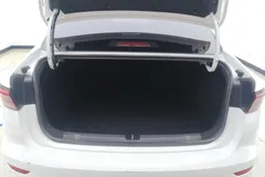 2022 Geely Emgrand 4th Gen 1.5L CVT Premium, белый — фото 11