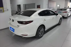 2022 Mazda Mazda3 2.0L AT, белый — фото 9