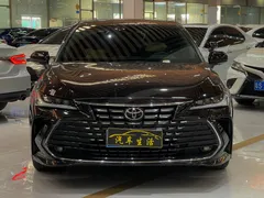 2022 Toyota Avalon 2.0L XLE Premium, чёрный — фото 2