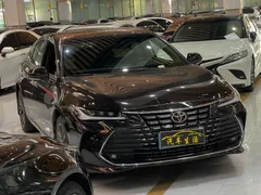 2022 Toyota Avalon 2.0L XLE Premium, чёрный — фото 3