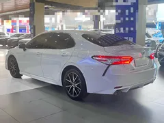 2021 Toyota Camry 2.0S Fashion, белый — фото 4