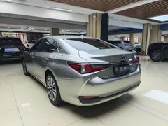 2022 Lexus ES 200 Excellence — фото 3