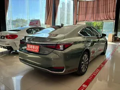 2022 Lexus ES 200 Excellence, зелёный — фото 6