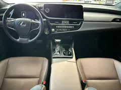 2022 Lexus ES 200 Excellence, зелёный — фото 8