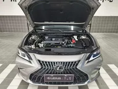 2022 Lexus ES 200 Excellence — фото 4