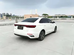 2022 Geely Emgrand 4th Gen 1.5L CVT Luxury, белый — фото 10