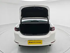 2023 Mazda Mazda3 2.0L AT, белый — фото 15