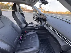 2022 Hyundai Elantra 1.5L CVT Flagship TOP, белый — фото 11