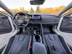 2022 Hyundai Elantra 1.5L CVT Flagship TOP, белый — фото 12