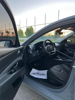 2022 Hyundai Elantra 1.5L CVT LUX Premium — фото 7
