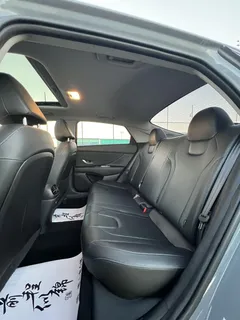 2022 Hyundai Elantra 1.5L CVT LUX Premium — фото 9