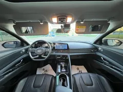 2022 Hyundai Elantra 1.5L CVT LUX Premium — фото 10