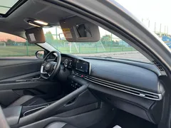 2022 Hyundai Elantra 1.5L CVT LUX Premium — фото 11