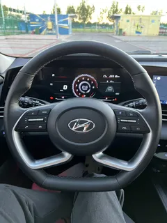 2022 Hyundai Elantra 1.5L CVT LUX Premium — фото 12