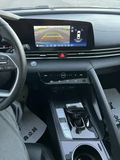 2022 Hyundai Elantra 1.5L CVT LUX Premium — фото 13