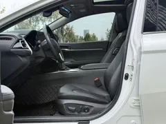 2023 Toyota Camry 2.0G Luxury, белый — фото 10