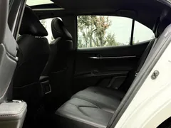 2023 Toyota Camry 2.0G Luxury, белый — фото 12