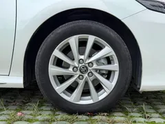 2023 Toyota Camry 2.0G Luxury, белый — фото 16