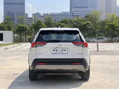2022 Toyota RAV4 2.0L CVT 2WD Fashion, белый — фото 5