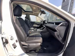 2022 Toyota RAV4 2.0L CVT 2WD Fashion, белый — фото 9