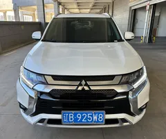 2021 Mitsubishi Outlander 2.4L 4WD 7-seat, белый — фото 2