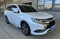 2021 Mitsubishi Outlander 2.4L 4WD 7-seat, белый — фото 3