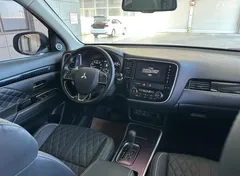 2021 Mitsubishi Outlander 2.4L 4WD 7-seat, белый — фото 11