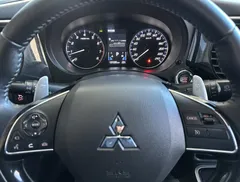 2021 Mitsubishi Outlander 2.4L 4WD 7-seat, белый — фото 16